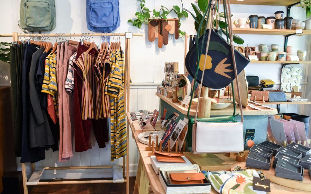 Moda regenerativa y el retorno del Indie Sleaze 2.0: Estética con conciencia